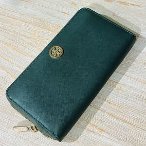 Tory Burch Dark Green Continental Wallet - EUC
